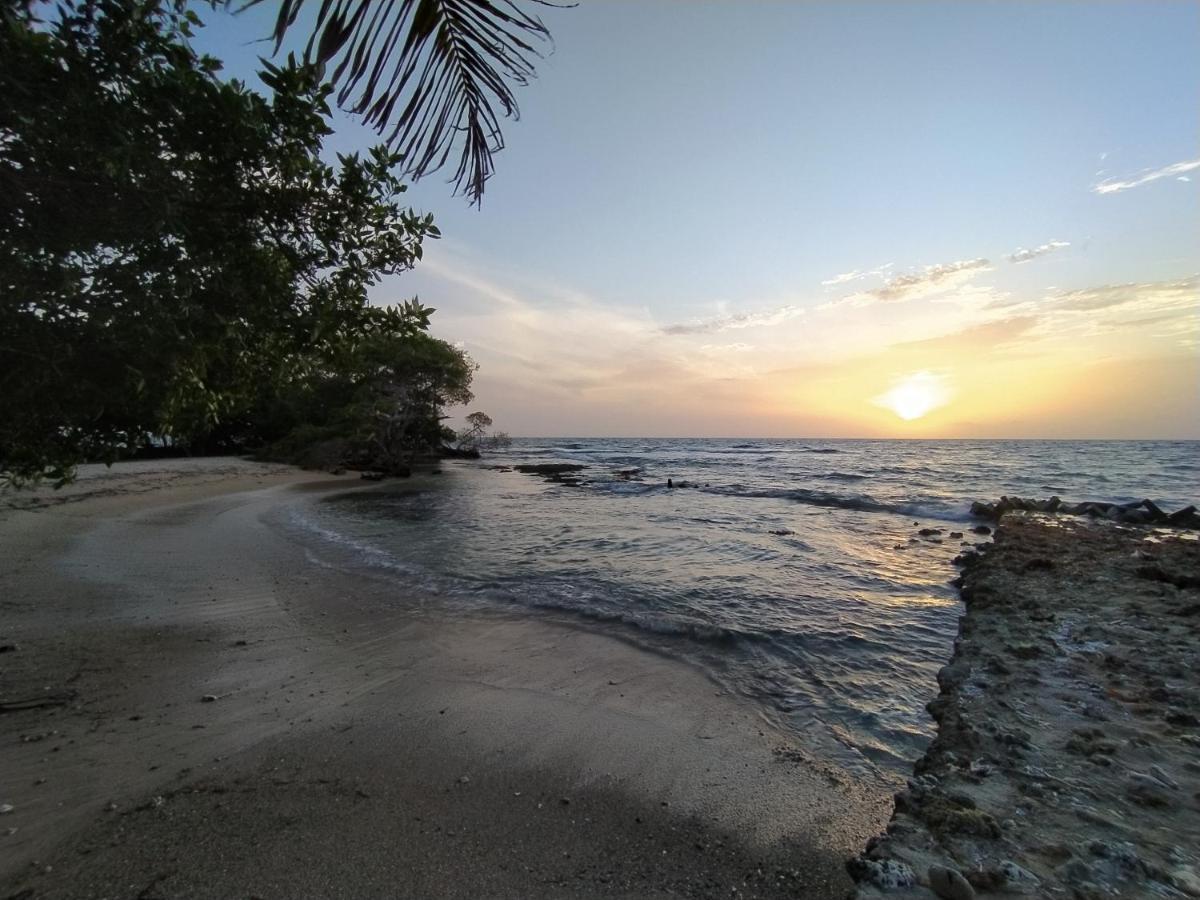 Sol Y Mar Hotel Puerto Limon Bagian luar foto